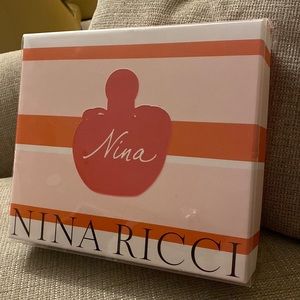 Nina Ricci perfume and body lotion set